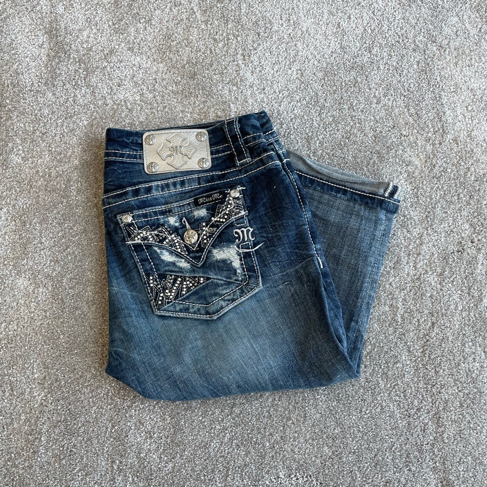 Miss Me Distressed Mid-Rise Easy Crop Capri
